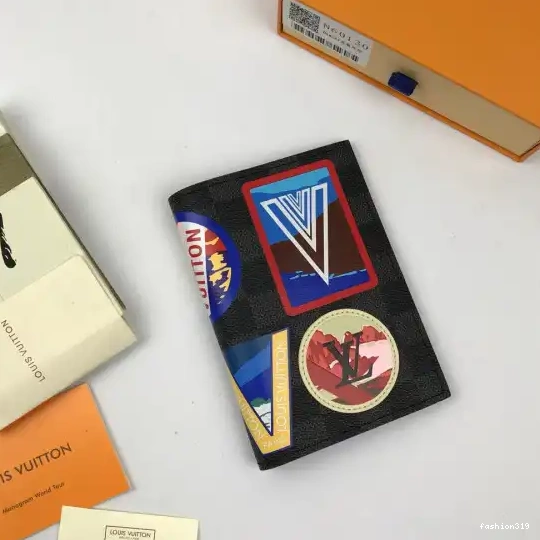 COVER Louis PASSPORT Vuitton 0407
